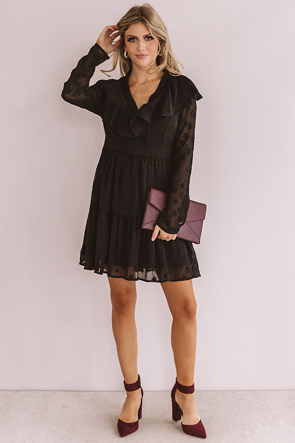 Can't Stop The Kisses Shift Dress In Black