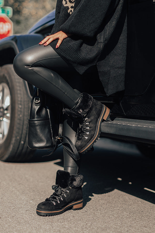 Favor The Cold Fur Lined Boot In Black