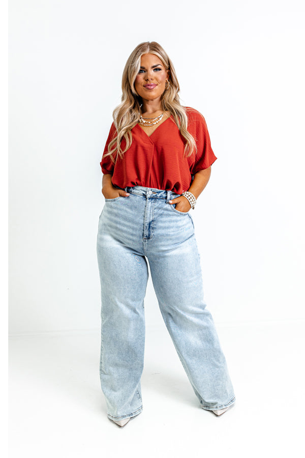 Fizzy Feels Shift Top in Rust Curves
