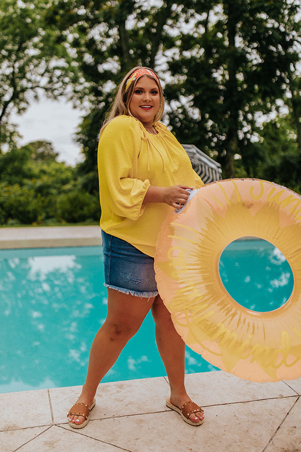 Splash Of Champagne Shift Top In Yellow Curves