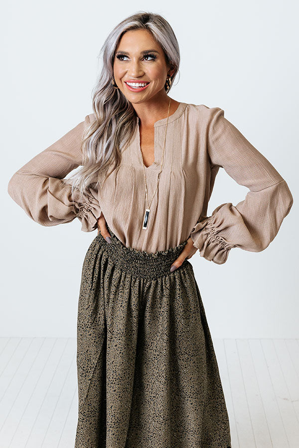 Santa Cruz Chic Shift Top In Taupe