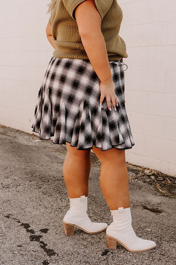 Small Town Holiday Skirt In Black Curves