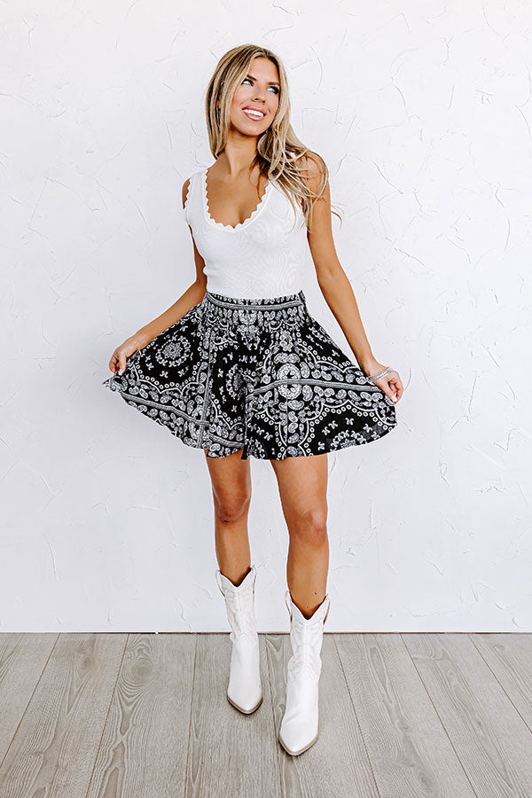 Sailing Away Shorts in Black